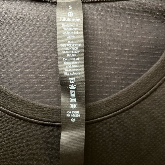 🆕NWT Men’s Lululemon Metal Vent Black Short Sleeve Shirt (small) - Picture 3 of 7